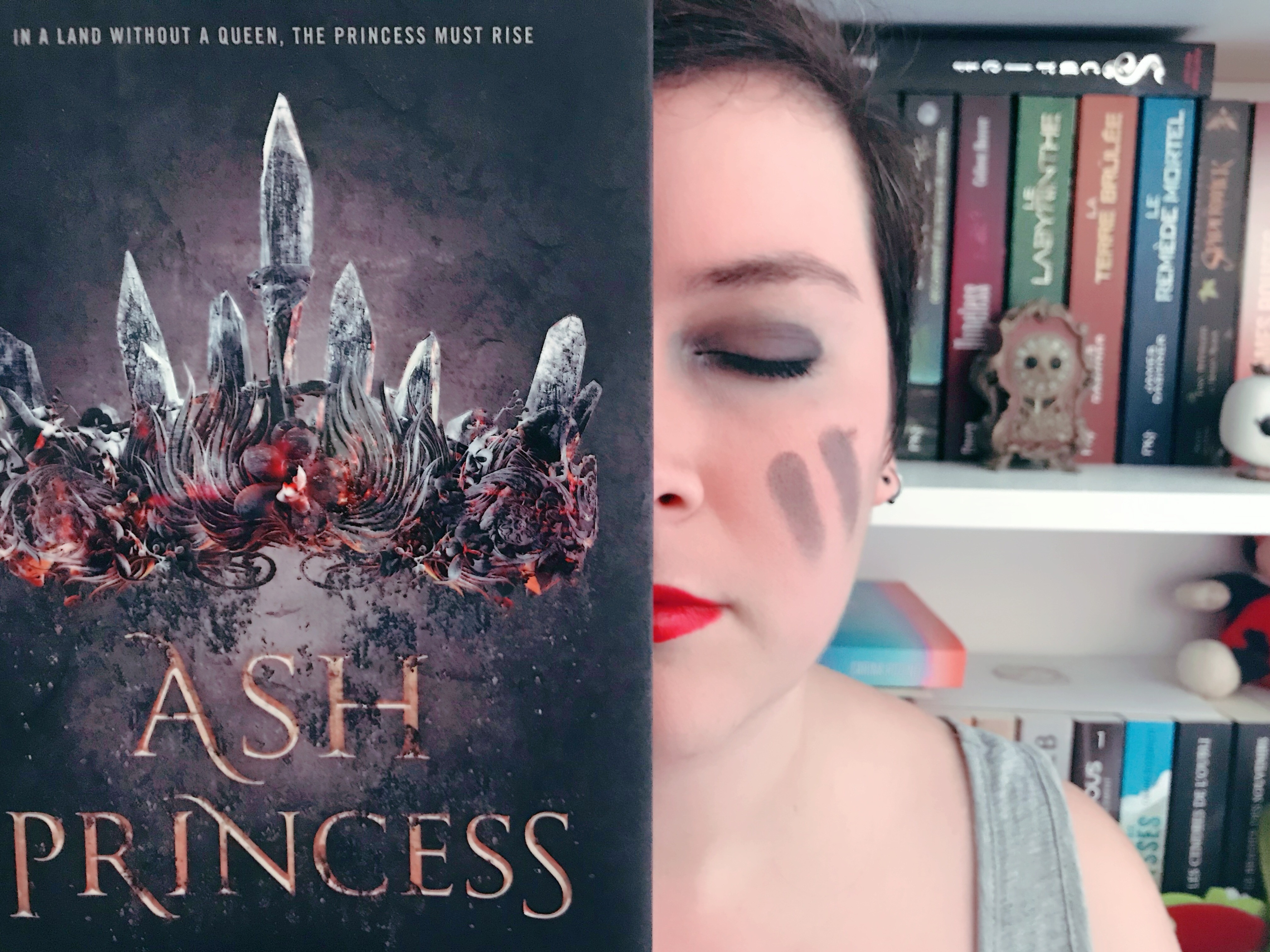 Ash princess Tome 3 : Ember Queen - Laura Sébastian - Le Livre De Poche  Jeunesse - Poche - Raconte-moi la Terre (Bron) BRON