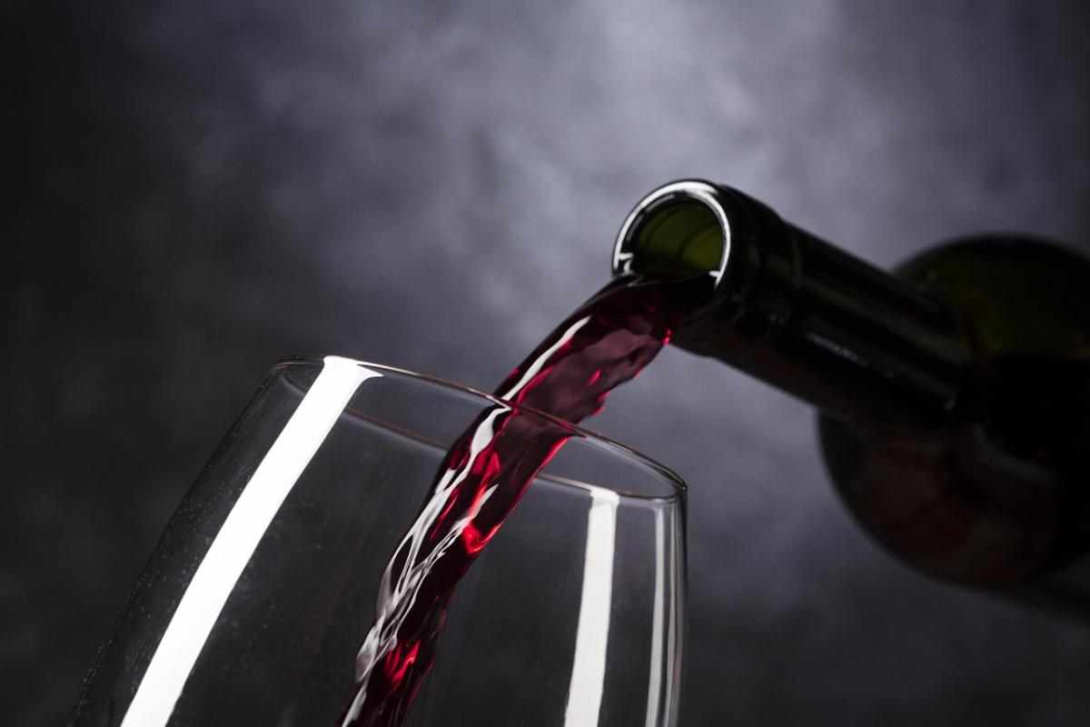 Combien de verre dans une bouteille de vin : astuces pour estimer facilement